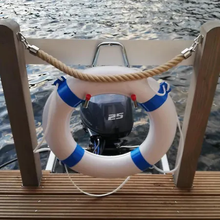 Havel-hausboot Nautikhus Botel Kolonie Zern